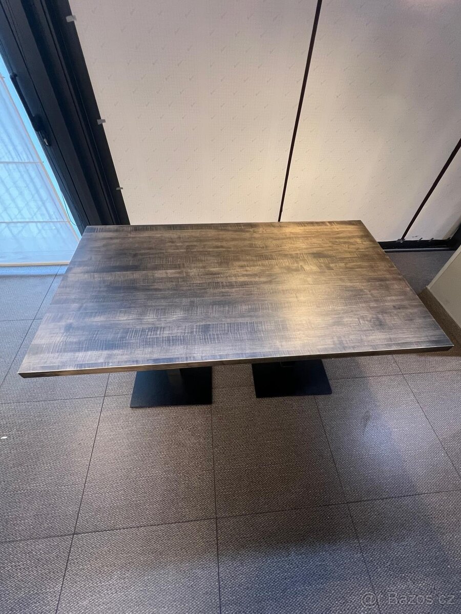 Dřevěný stůl - 4