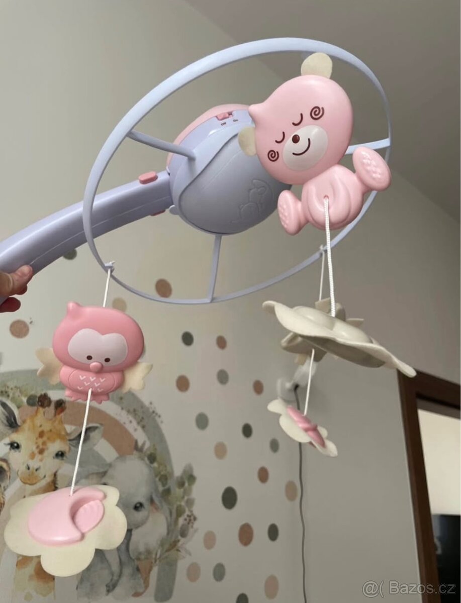 Kolotoč nad postýlku - 4