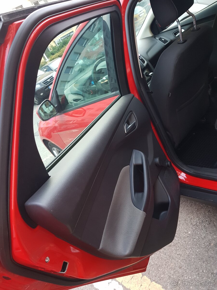 Osobní auto Ford Focus 1.6 TDCi - 4