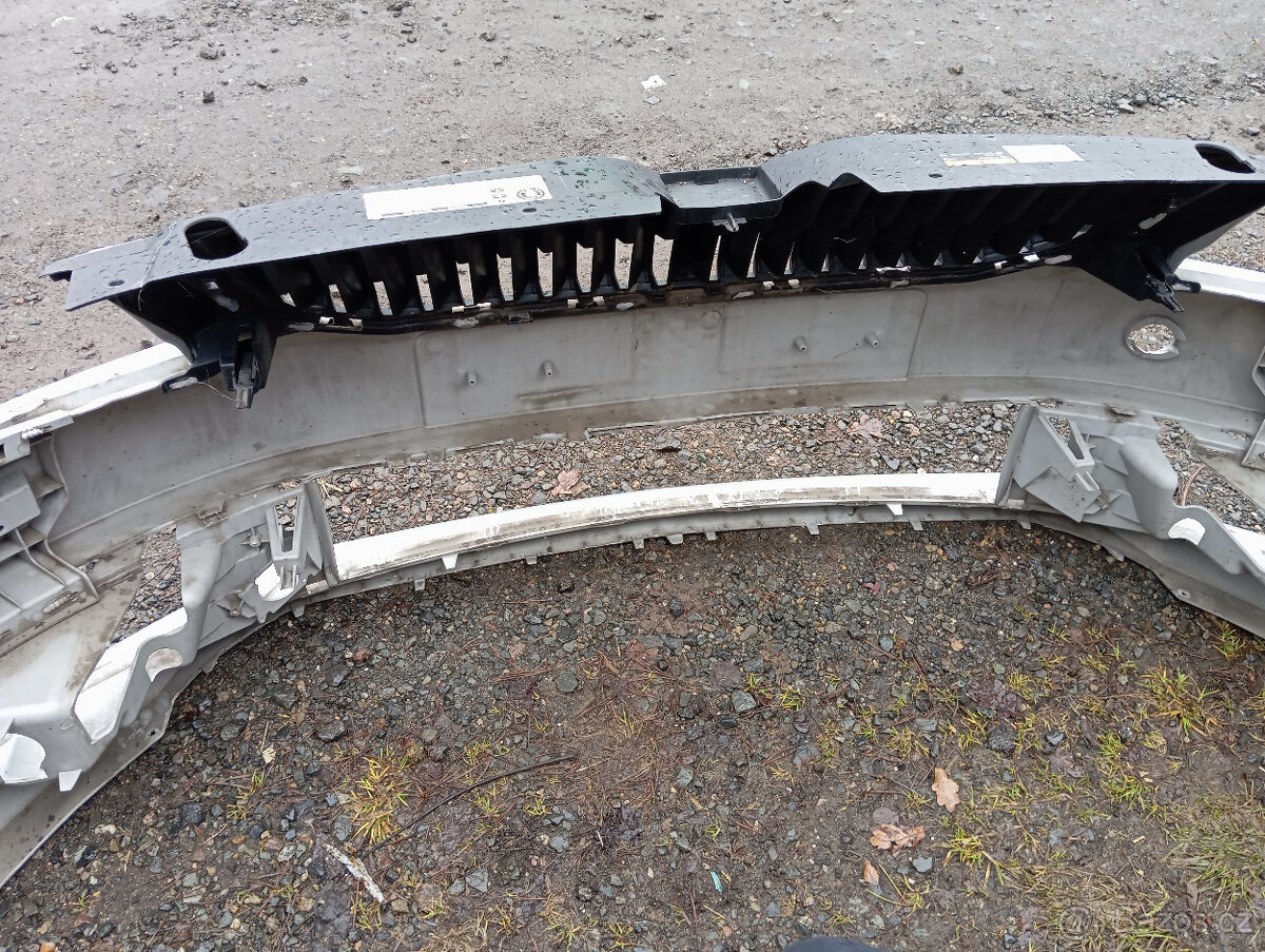 Škoda Octavia 3 přední nárazník - 4