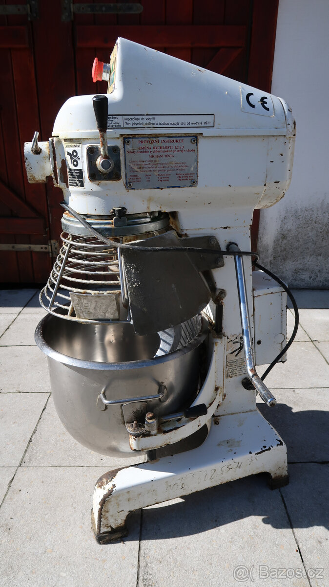 Hnětač těsta SPAR SP 200 - 4