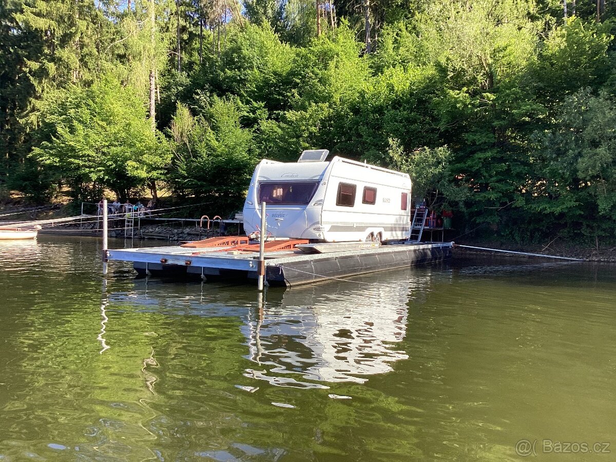 Karavan na vodě, Houseboat - 4