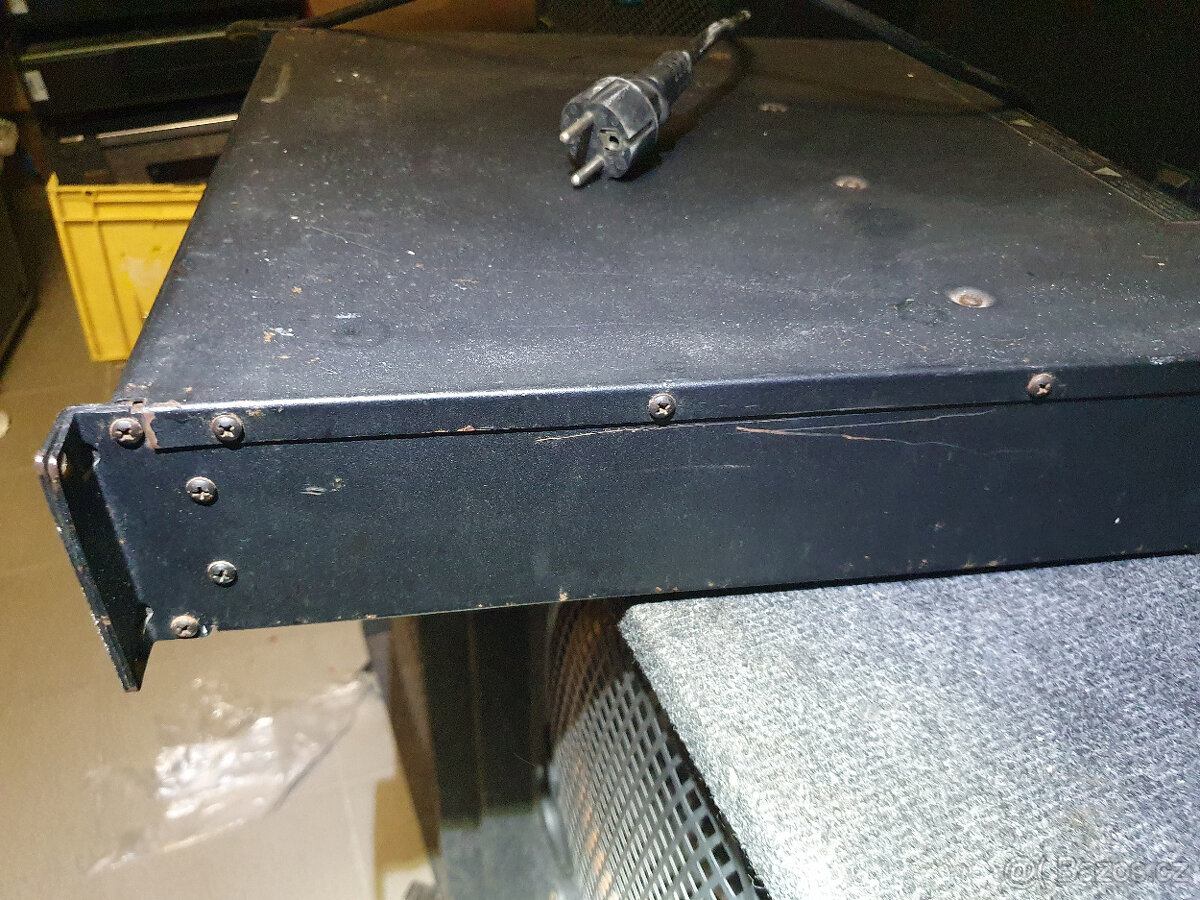 zesilovač QSC MX 1500a - 4