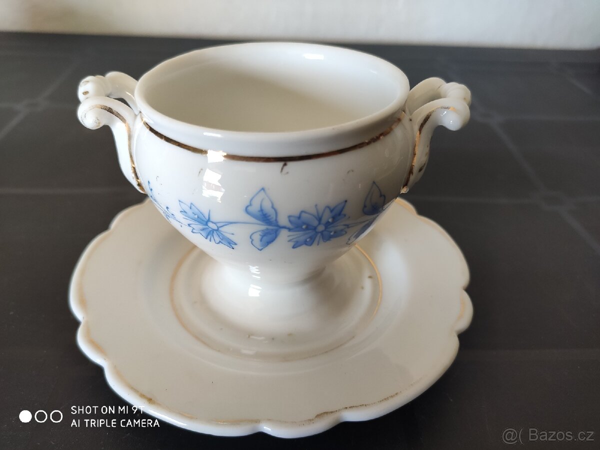 Starožitný omáčkovník spojený šálek s podšálkem - 4