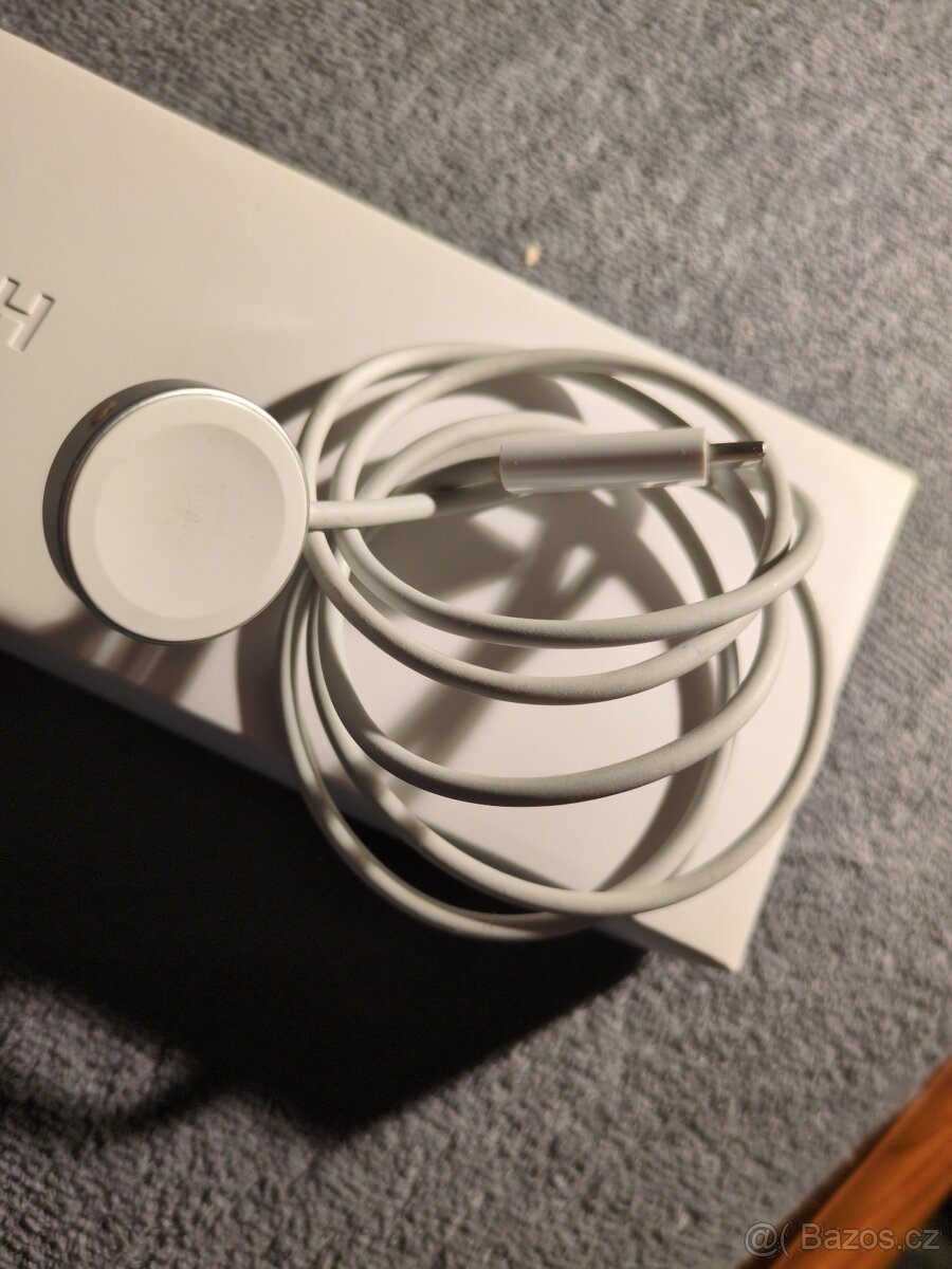 Apple watch series 8 - 4