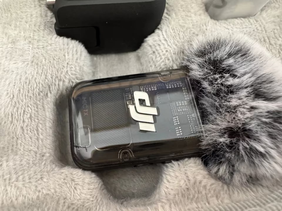 DJI Osmo Pocket 3 Gimbal Creator Combo + 16 v 1 filtr - 4