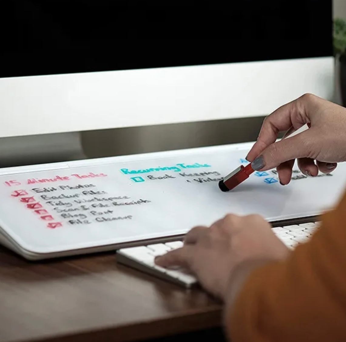 Pracovní deska se sklem a stojanem pro tablet - 4