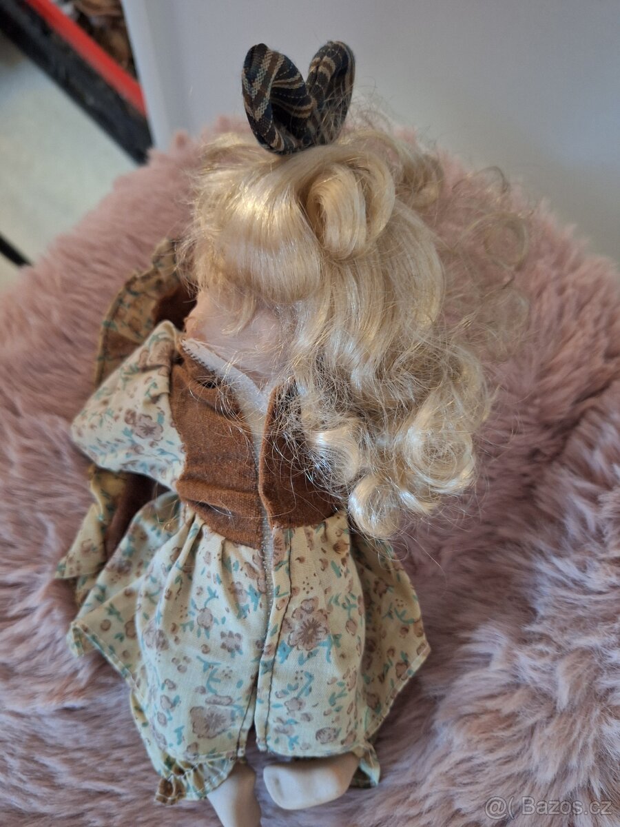 Porcelánová panenka 22 cm - 4