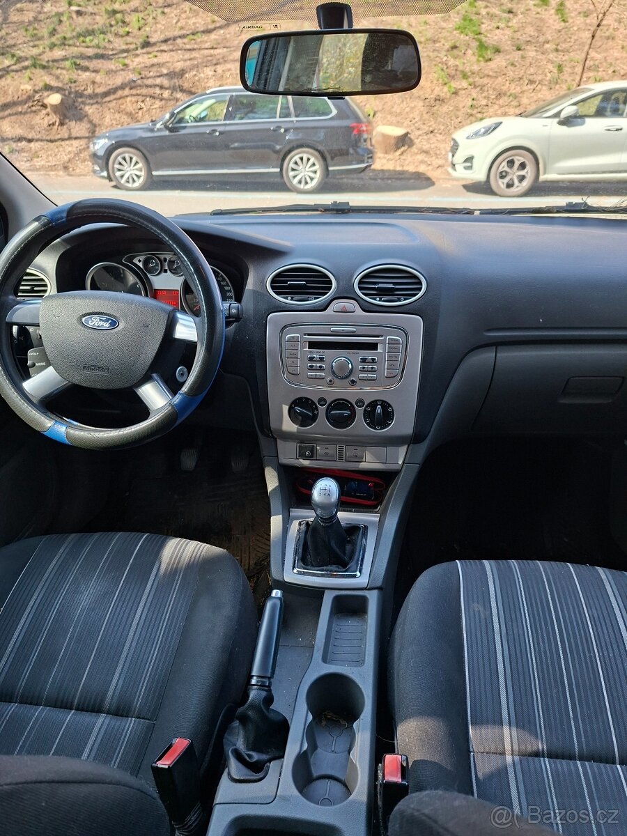 FORD FOCUS HATCHBACK 1.6 i 74kw RV 2008 - 4