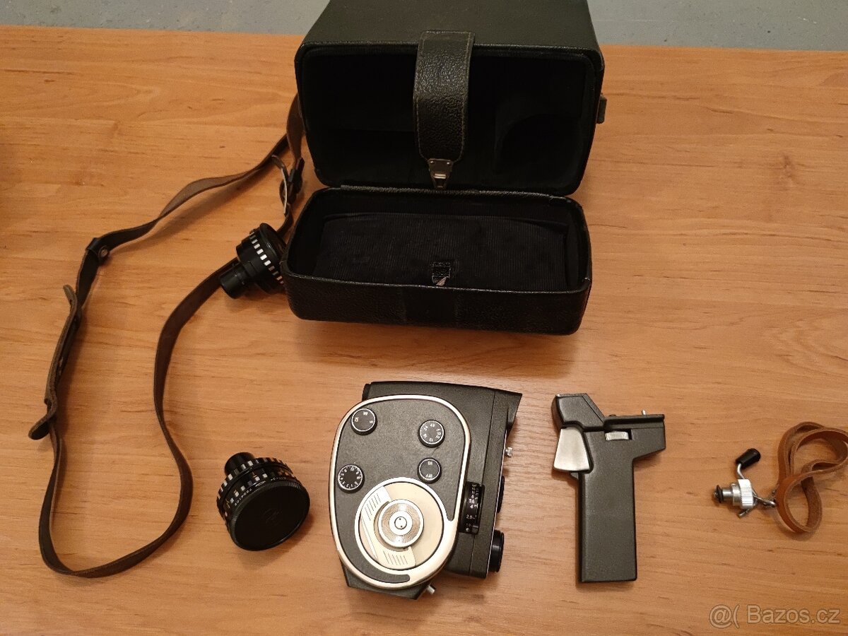 Staré fotoaparáty a kamery - 4