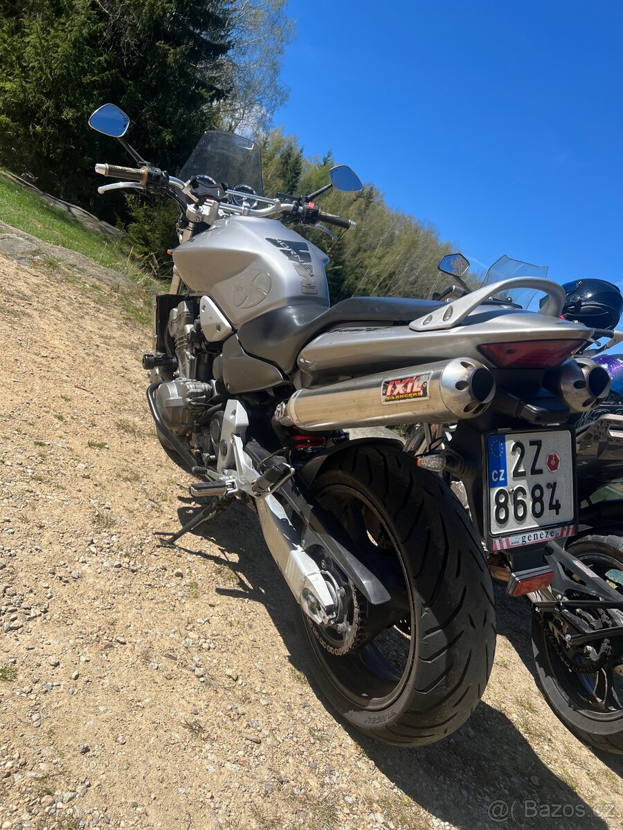 Honda hornet 900 - 4