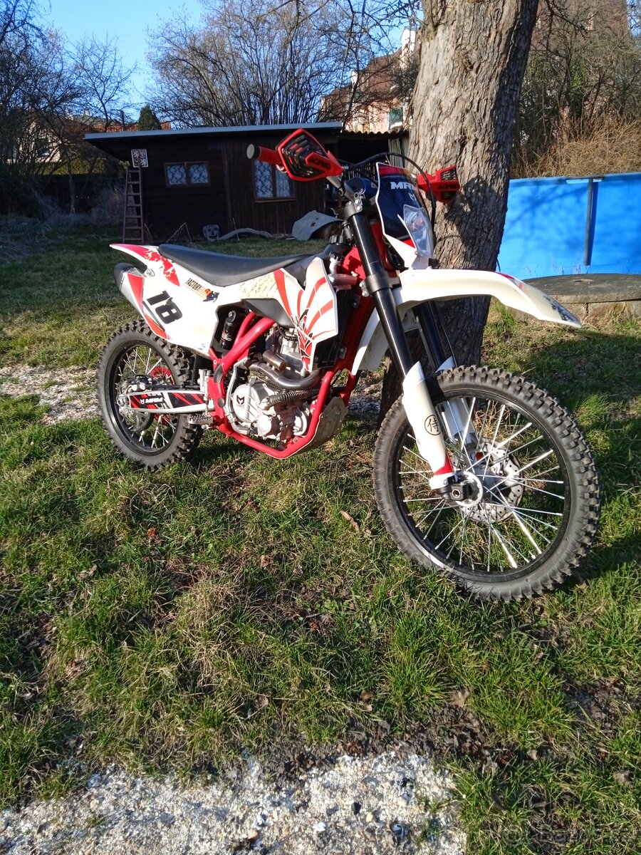 Moto 300 ccm/4-takt,replika KTM (zánovní moto)