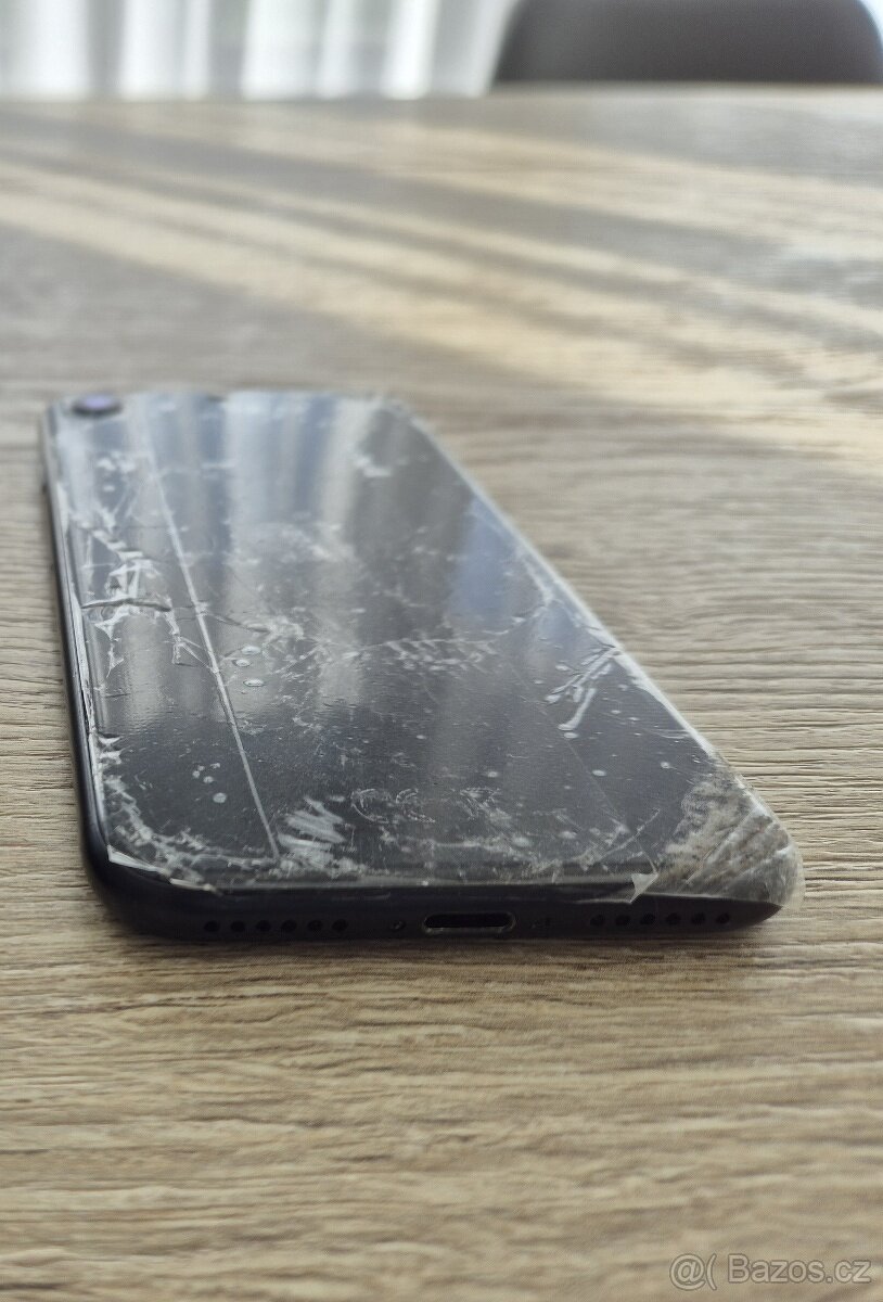 iPhone SE 2020 - 4