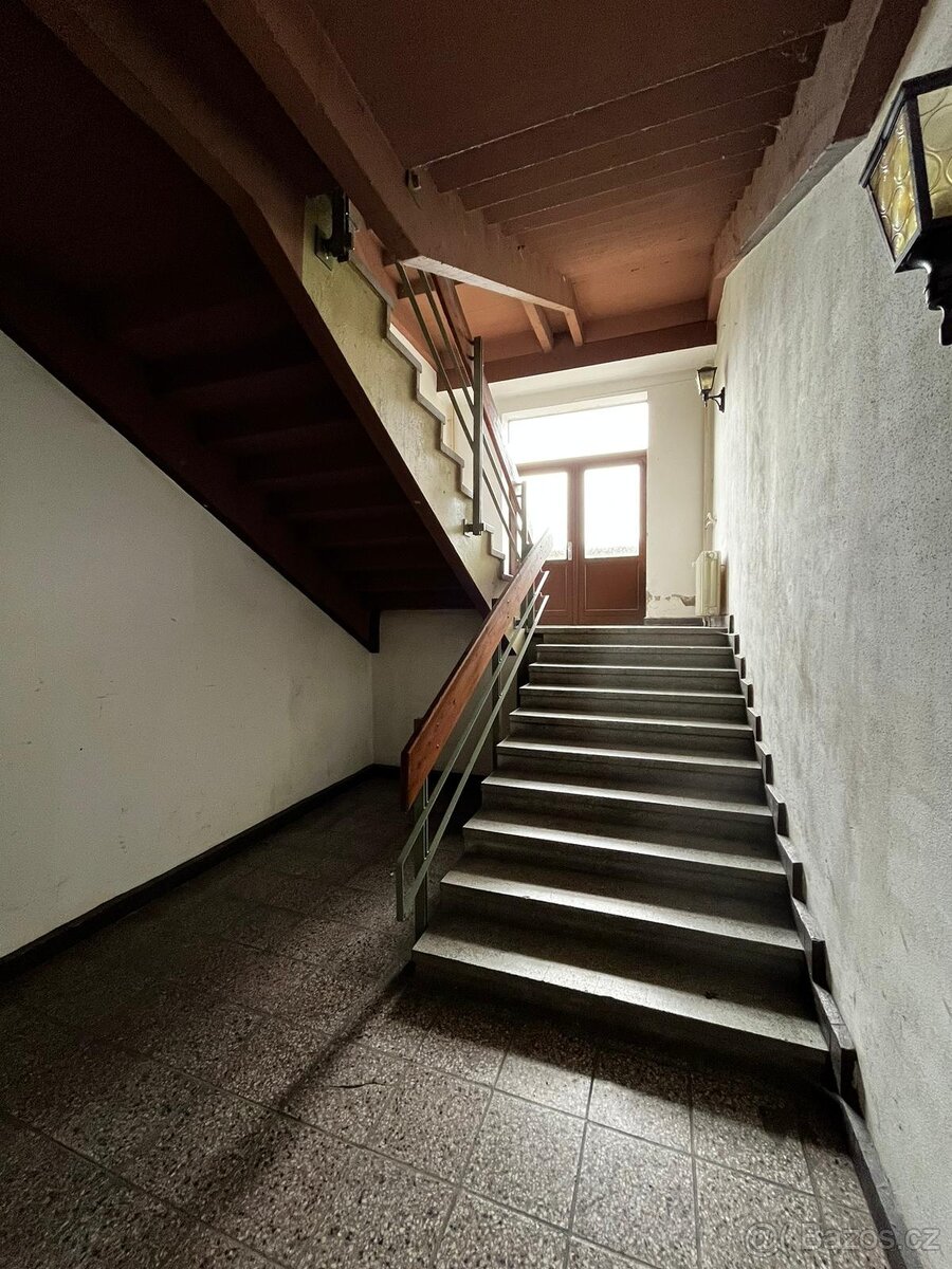 ZITAVA-Pronájem posledního obch.prostoru v přízemí 71m2 - 4