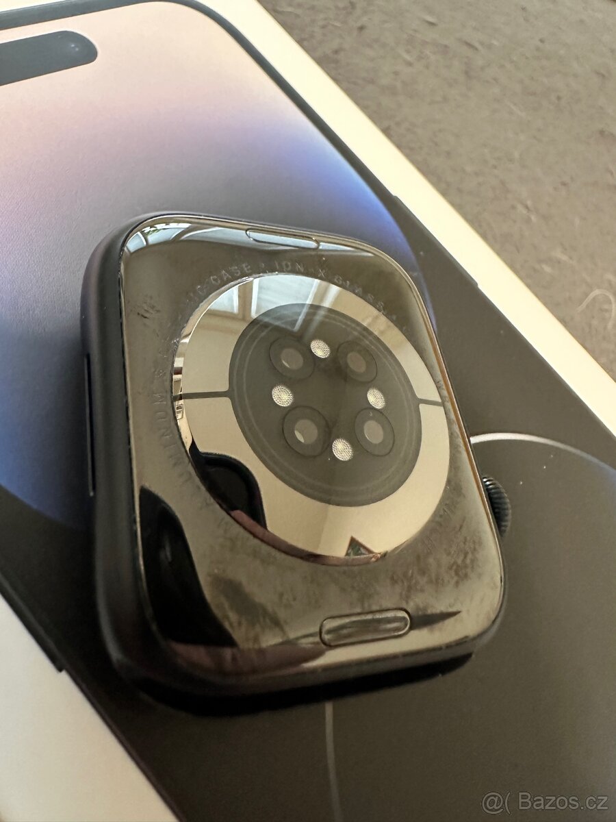 IPhone 14 Pro + Apple Watch 9 - 4