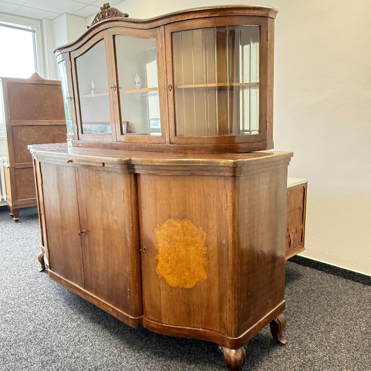 Starožitná komoda s vitrínou - 4