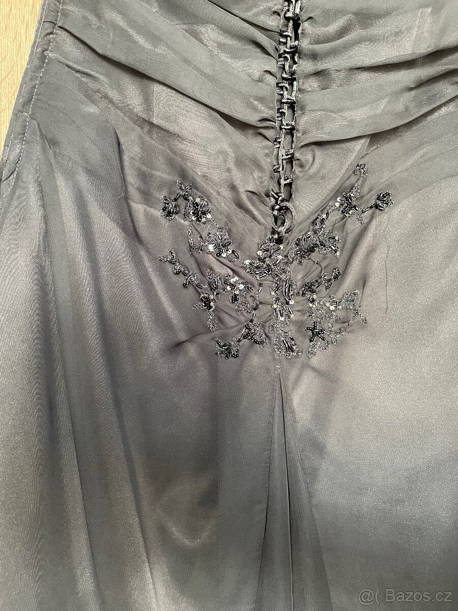 Ručně šité šaty - 4