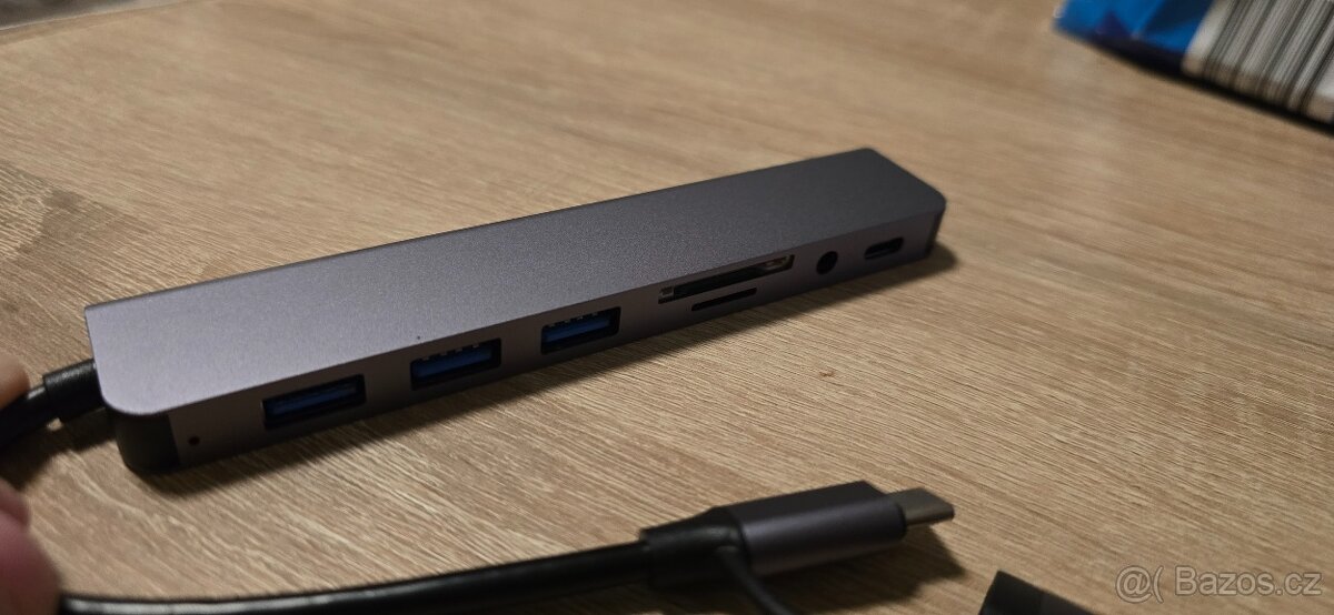 USB-C/USB hub s SD,microSD, USB 3.0&USB 2.0,Jack - 4