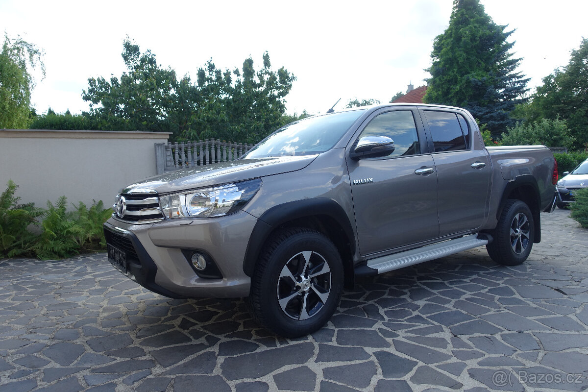 Toyota Hilux DC 2.4 I D-4D Active-75.541km-ZÁNOVNÝ STAV