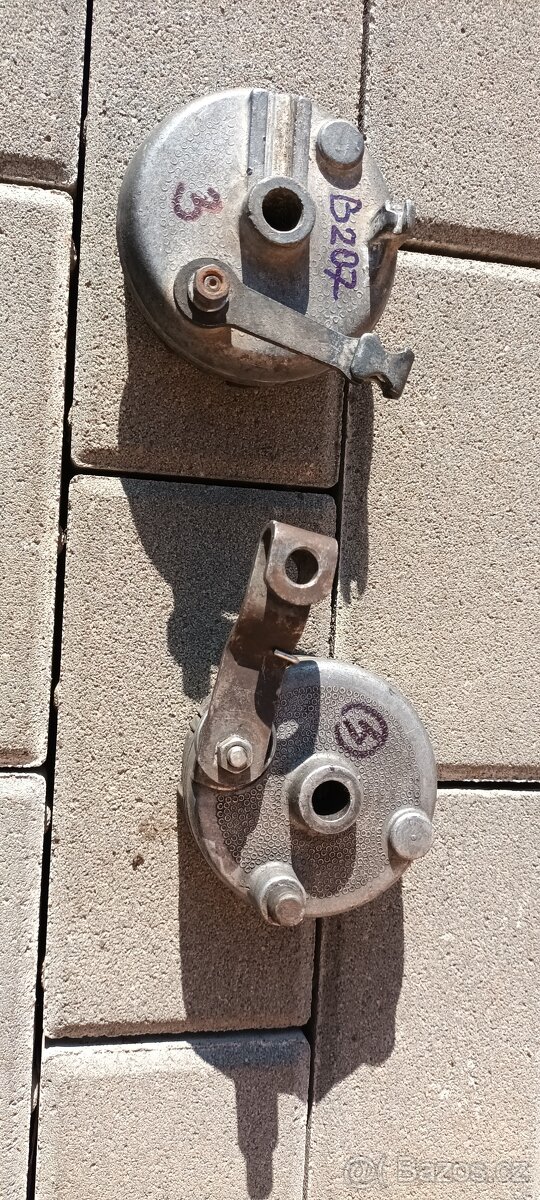 Babetta 210 - kompletní přední brzdový štít - 4