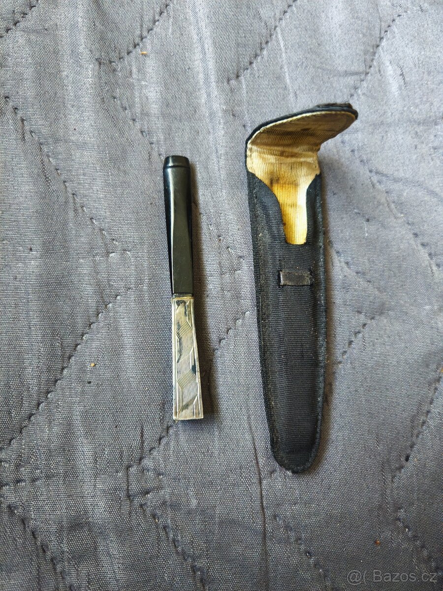 Staré kuřácké potřeby. - 4