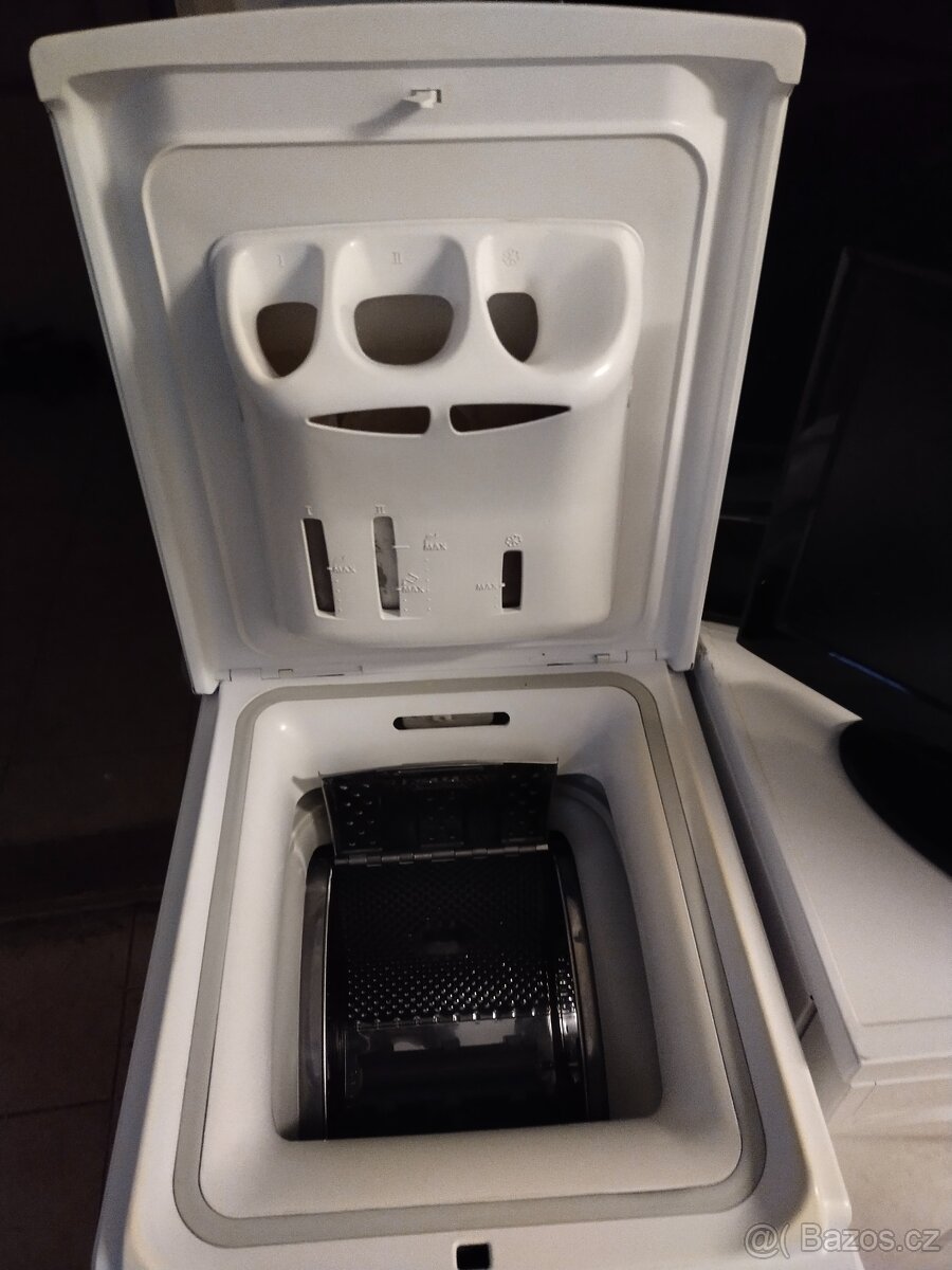 Prodám plně funkční dig.pračku zn.WHIRLPOOL-5 kg-A+++DOVEZU- - 4