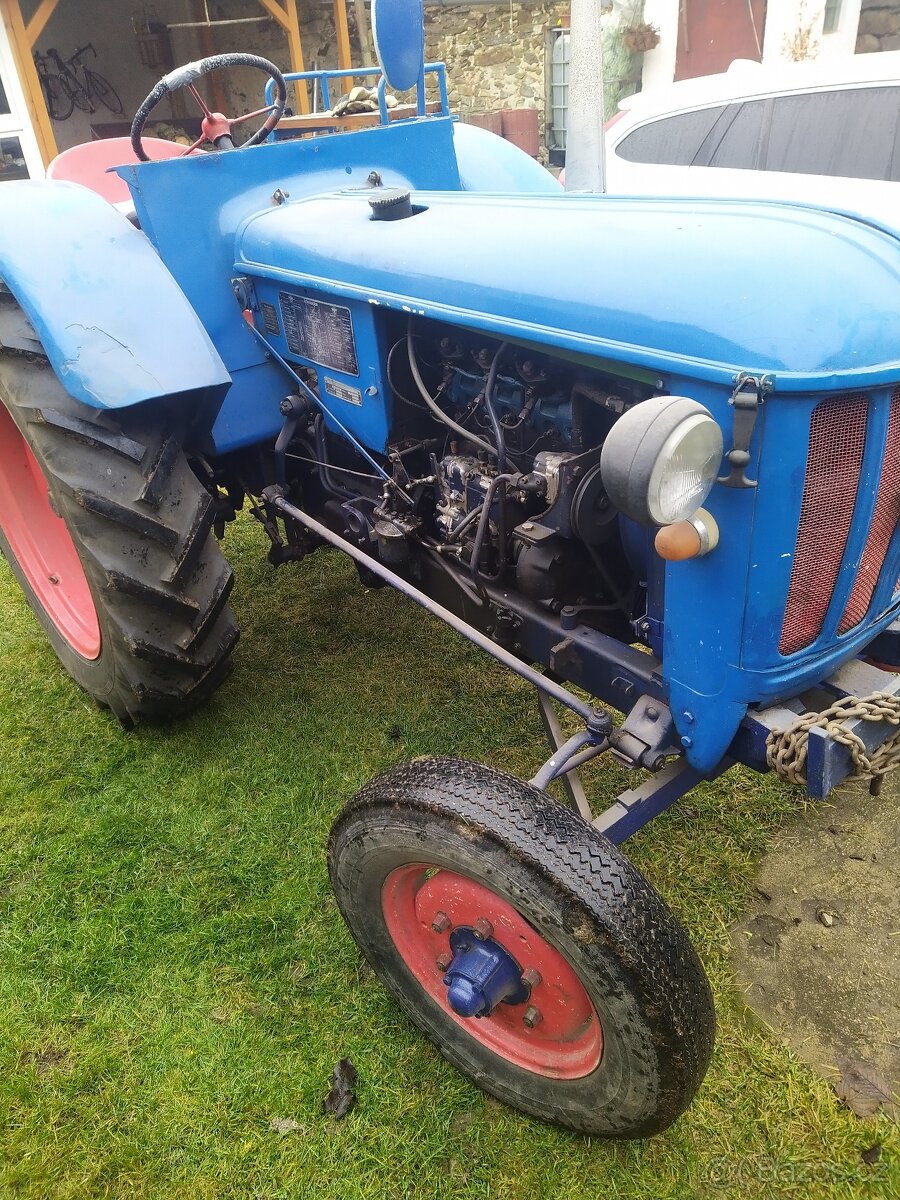 Prodám traktor Hanomag - 4