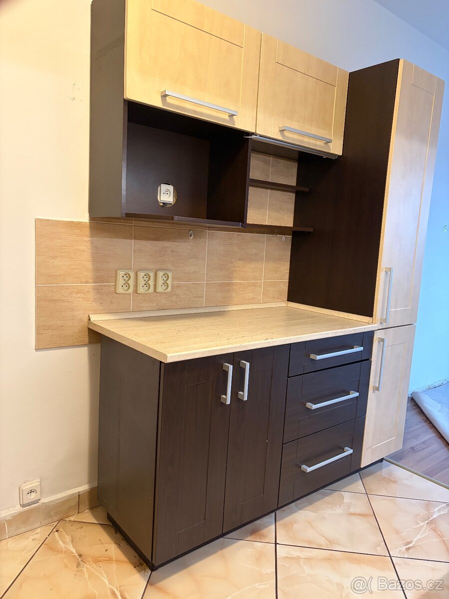 Kuchyň se spotřebiči - 4