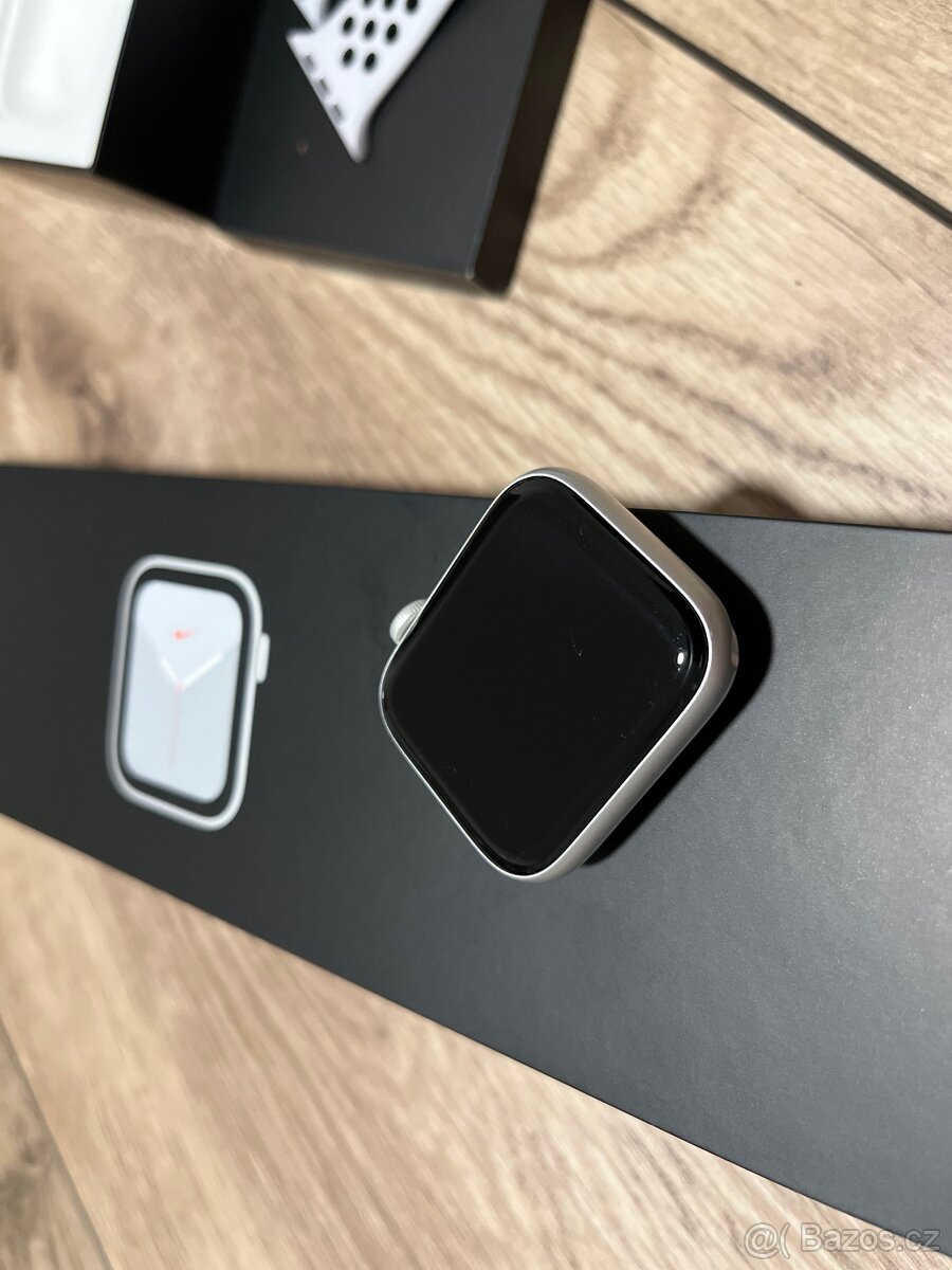 Apple Watch Series 5 - 4
