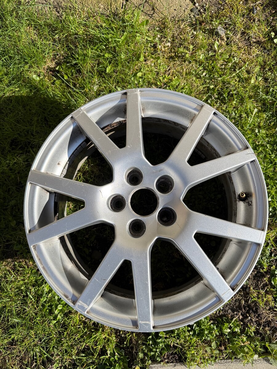 Spider r16 Octavia RS - 4