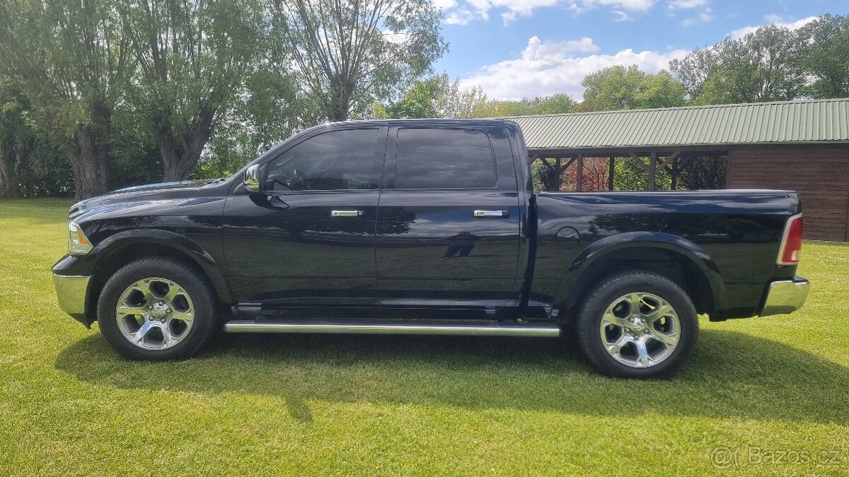 DODGE RAM 1500 Laramie 4x4 5.7 hemi LPG