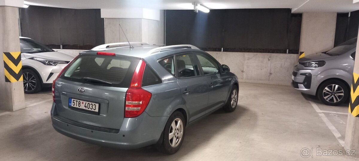 Kia Ceed 1.4 80kw rok 2009 klima 152000km - 4