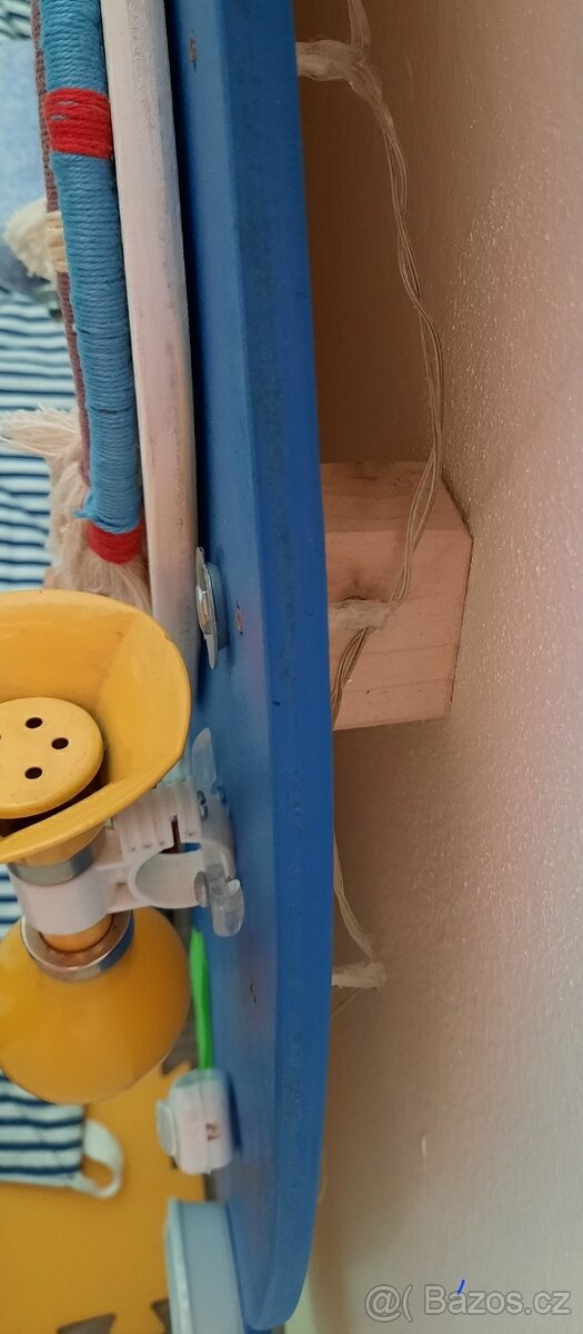 Interaktivní deska ve tvaru auta - activity board pro děti - 4