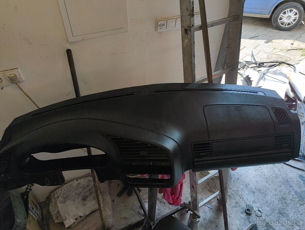 Palubní deska bmw e36 sedan - 4