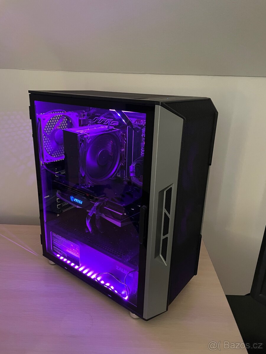 Herní počítač s monitorem - 4