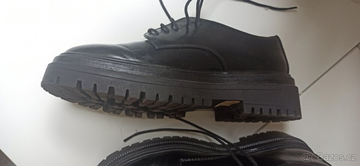 Dámské boty vel. 40 Baťa - 4