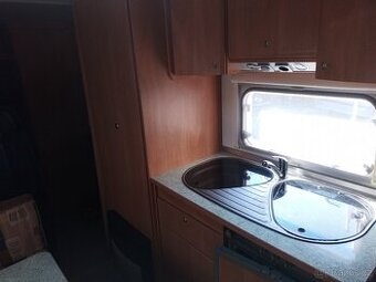 Prodám obytný přívěs karavan Burstner. Fun 495 Tk - 4