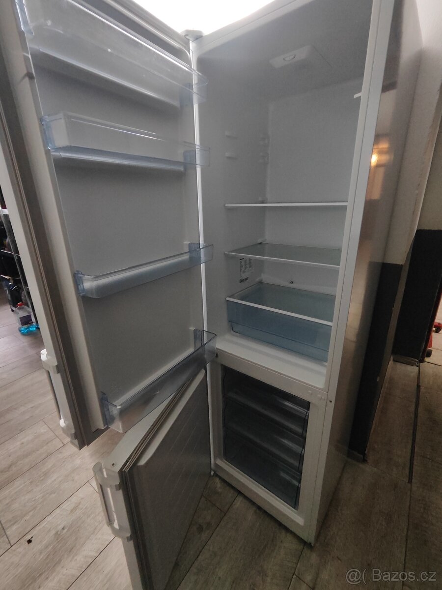 Lednice s mrazákem Hisense RB343D4AW1 - 4