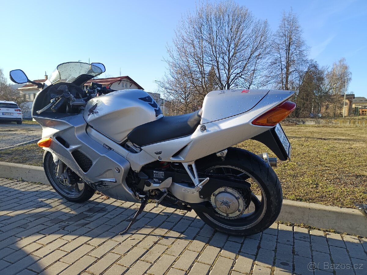 Honda VFR 800 - 4
