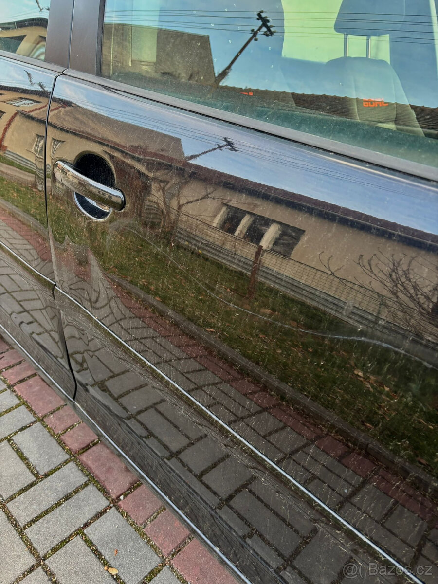 Volkswagen Golf 5 - 4