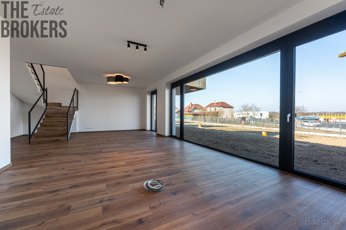 Prodej nízkoenergetického rodinného domu 141 m², pozemek 36 - 4