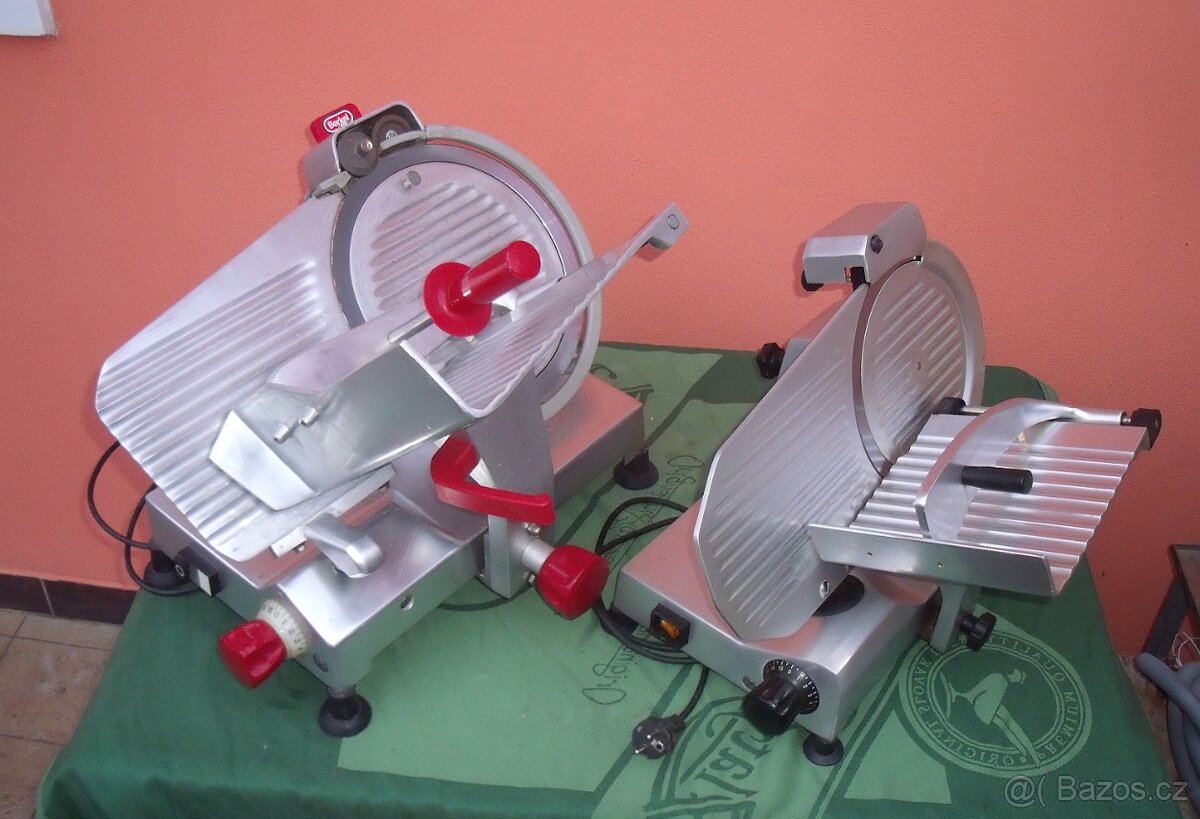 Nářezový stroj BIZERBA. Digitální váha. Zavíračka konzerv - 4