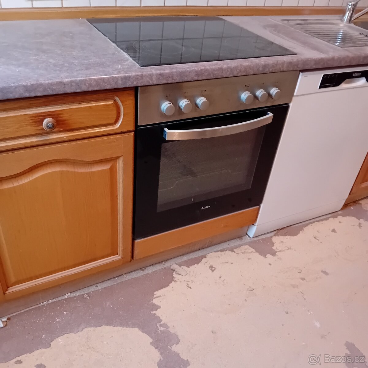 Kuchyňská linka se spotřebiči - 4