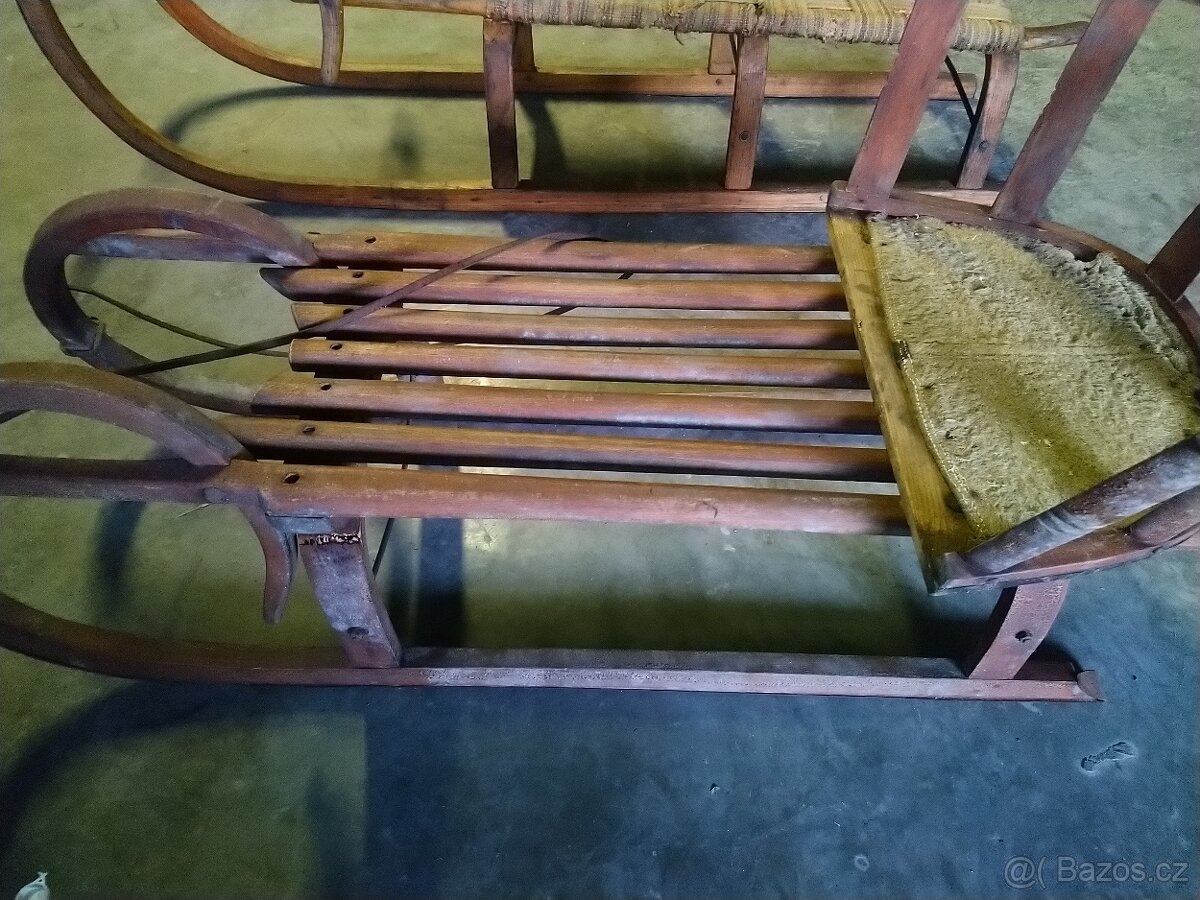 Prodám staré lyže a sáně - 4