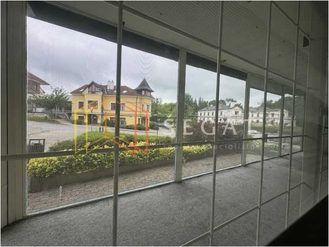 Pronájem komerčních prostor v centru Slavičína - 4