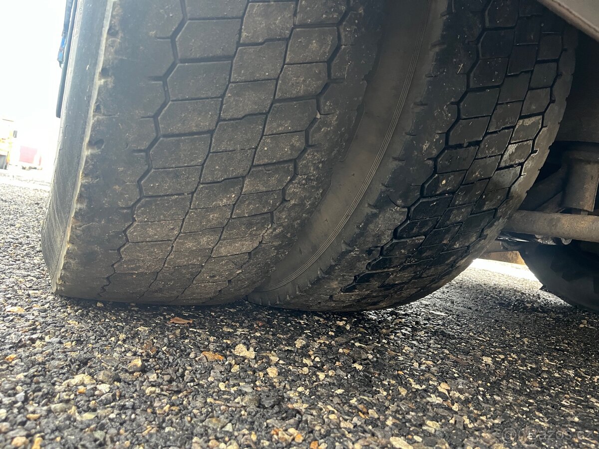 6ks Pneumatika s diskem 315/70 R22.5 - 4