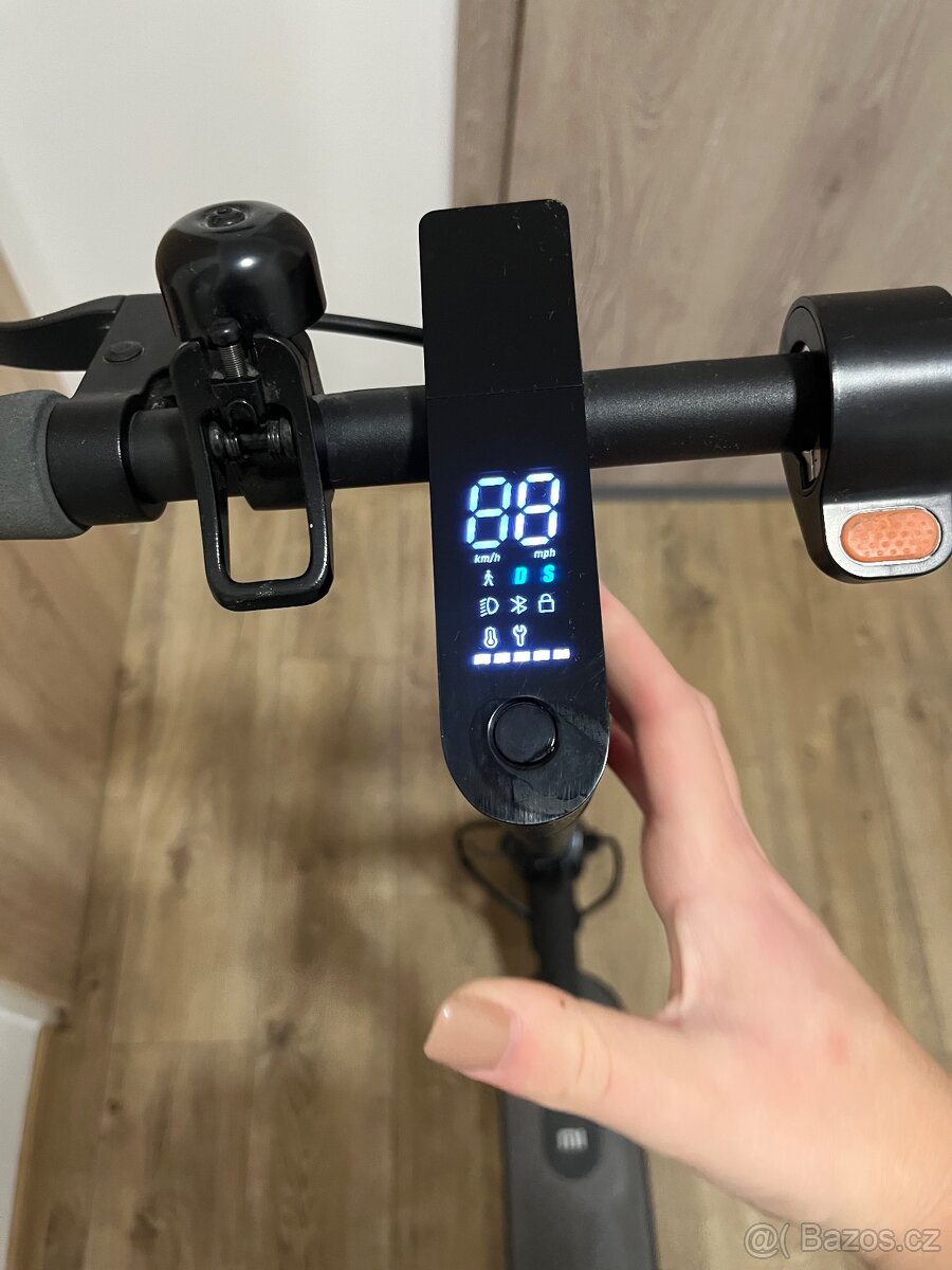 Elektrická koloběžka Xiaomi Essential - 4