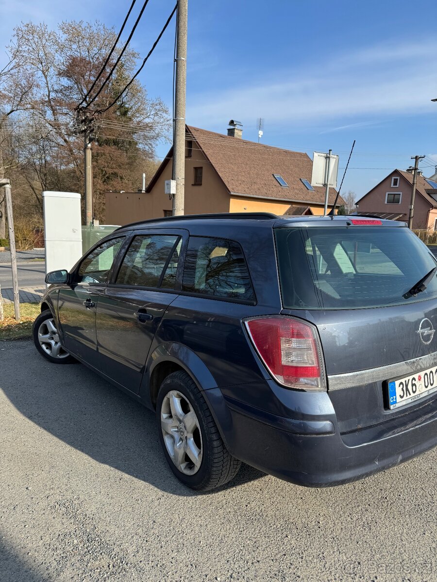 Opel Astra H caravan kombi - 4
