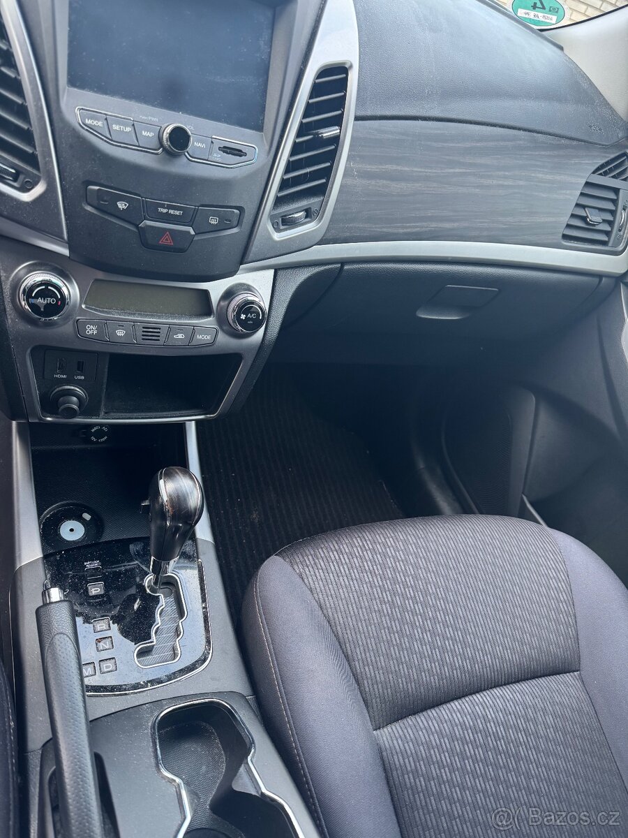 SsangYong Korando - 4