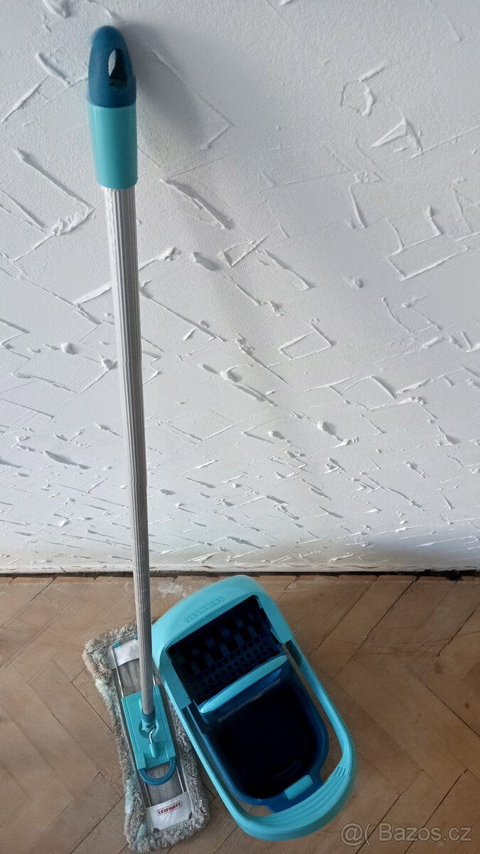 Mop s vědrem na kolečkách Leifheit Profi - 4